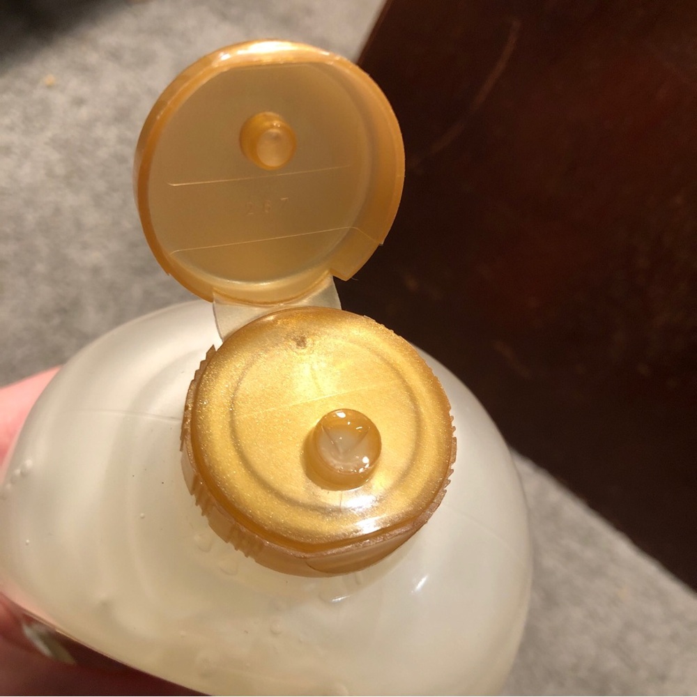 DISCOLORED - Calgon Take Me Away HAWAIIAN GINGER Moisturizing Bubble Bath, 30oz - Picture 8 of 9